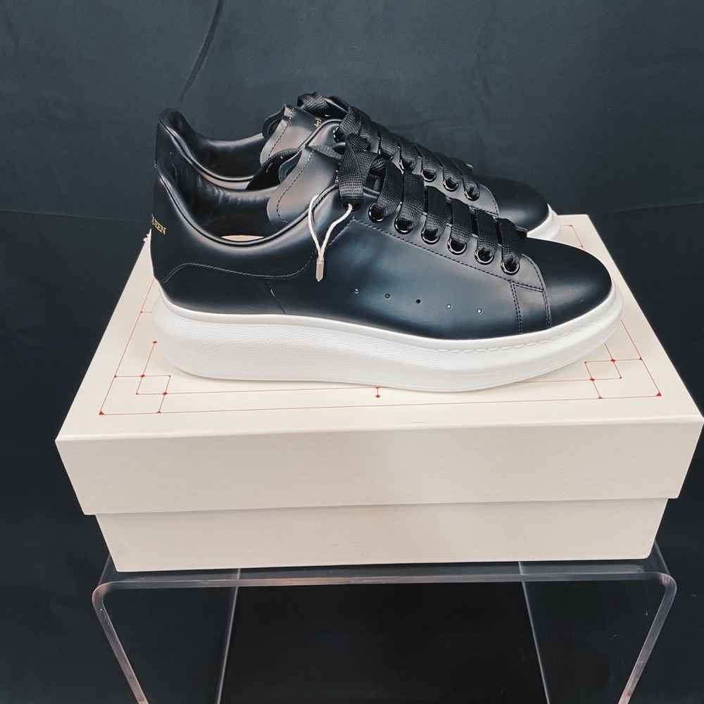 ALEXANDER MCQUEEN Oversized Sneakers Black